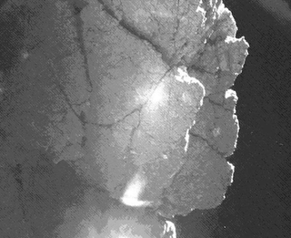 Phiael’s view of its final resting site underneath “Perihelion cliff.” Image: ESA/Rosetta/Philae/CIVA